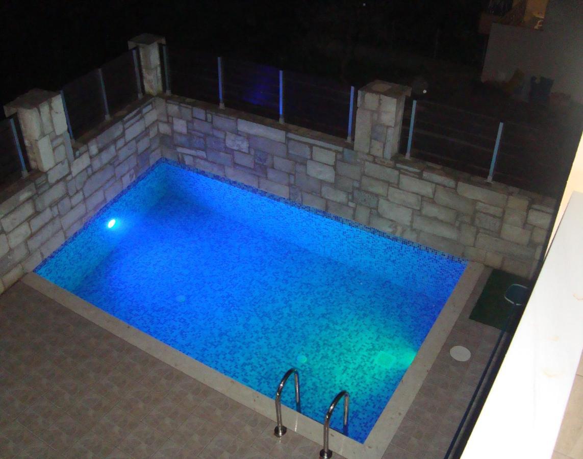 “Theeporto” Maisonette With Pool Gouves Exteriér fotografie